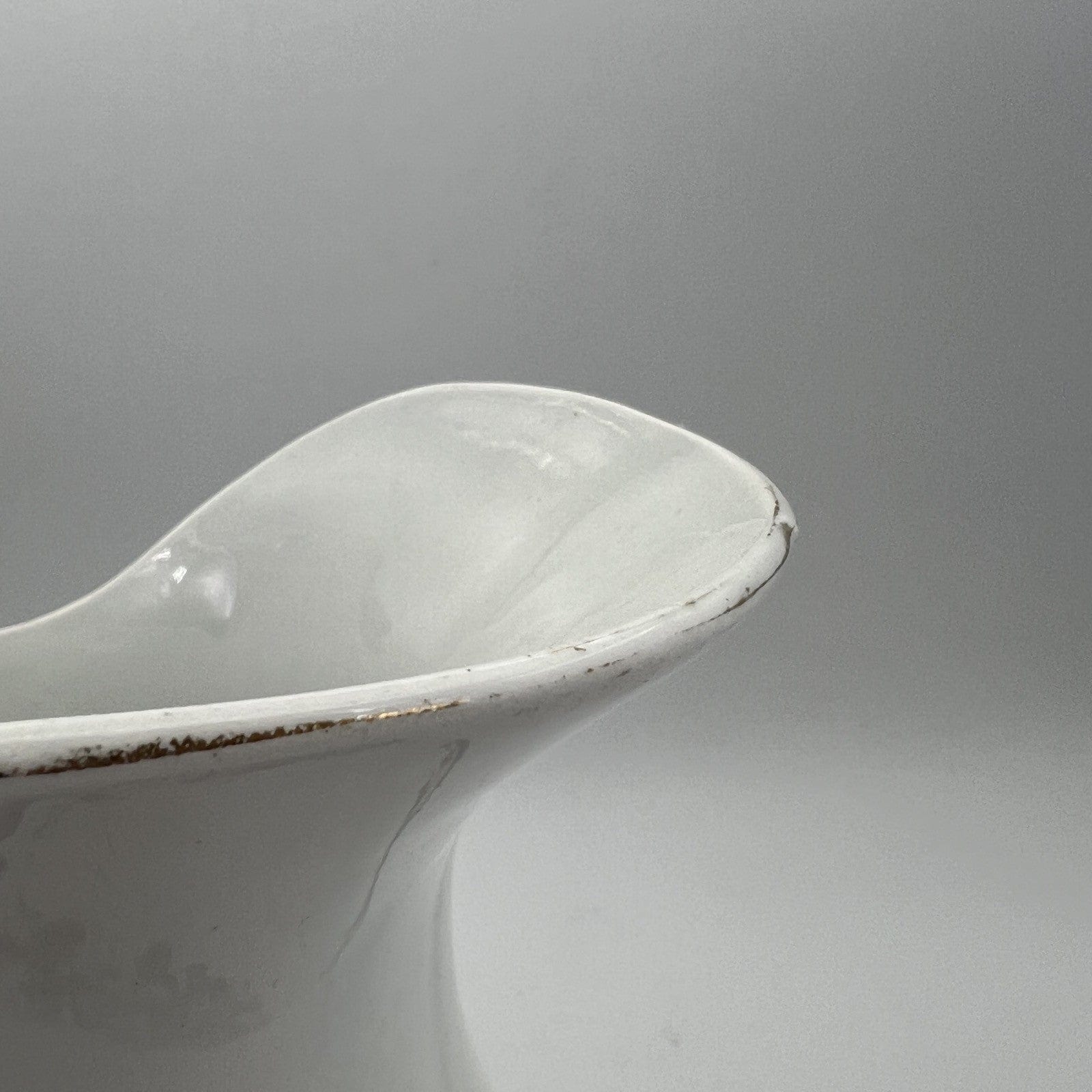 Antica Caraffa in ceramica bianca Brocca epoca 900 vaso versatoio Sci Laveno Categoria  Servizio tazze - Tazze