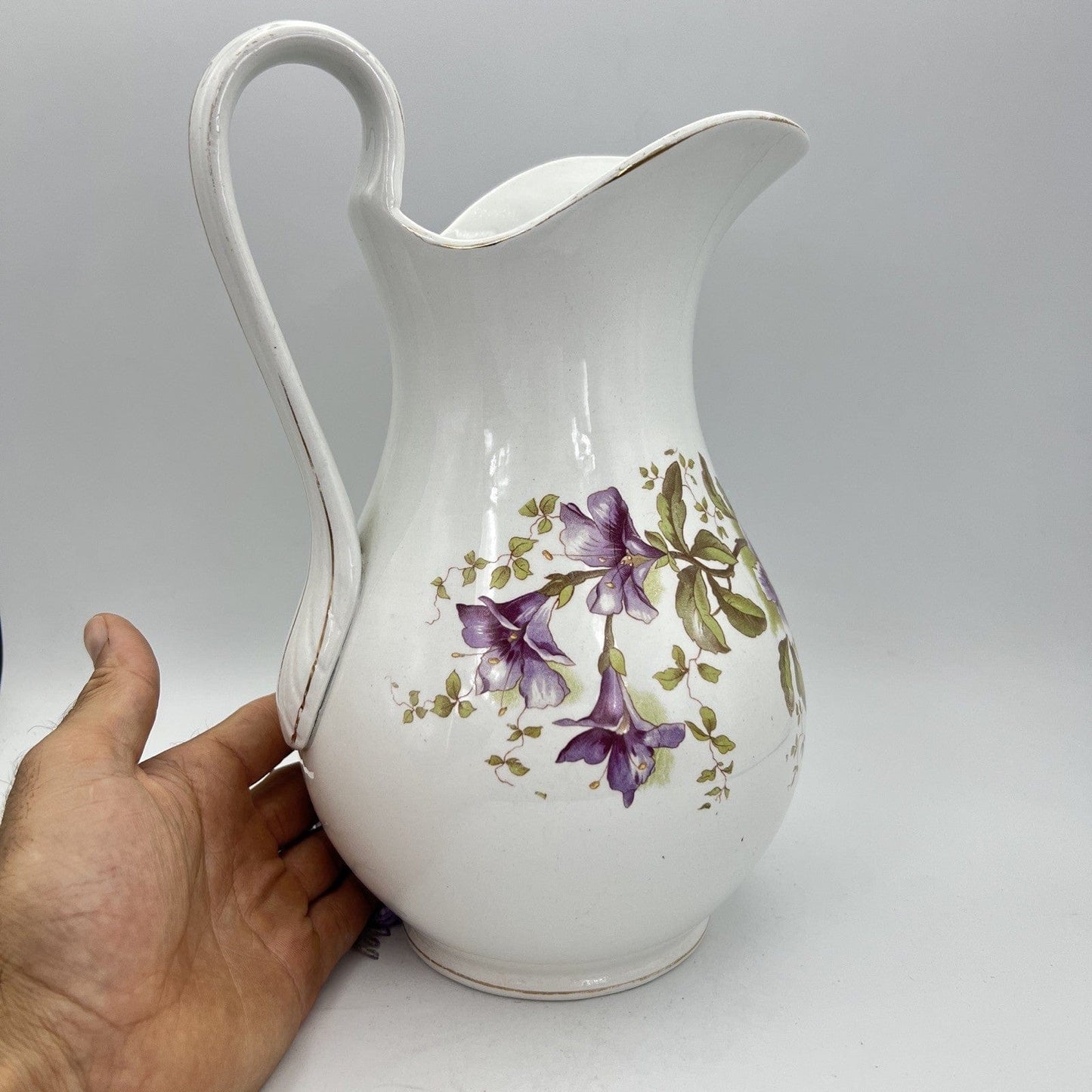 Antica Caraffa in ceramica bianca Brocca epoca 900 vaso versatoio Sci Laveno Categoria  Servizio tazze - Tazze