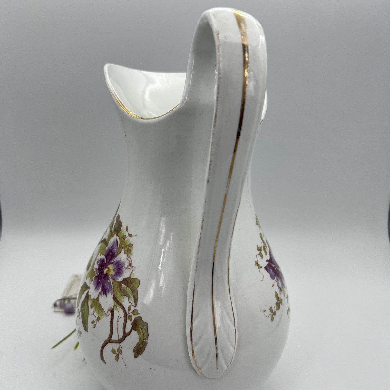 Antica Caraffa in ceramica bianca Brocca epoca 900 vaso versatoio Sci Laveno Categoria  Servizio tazze - Tazze