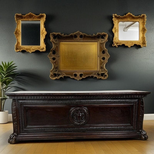 Antica Cassapanca intagliata stile rinascimento in legno Epoca 900 Baule Panca Categoria  Casse & Bauli