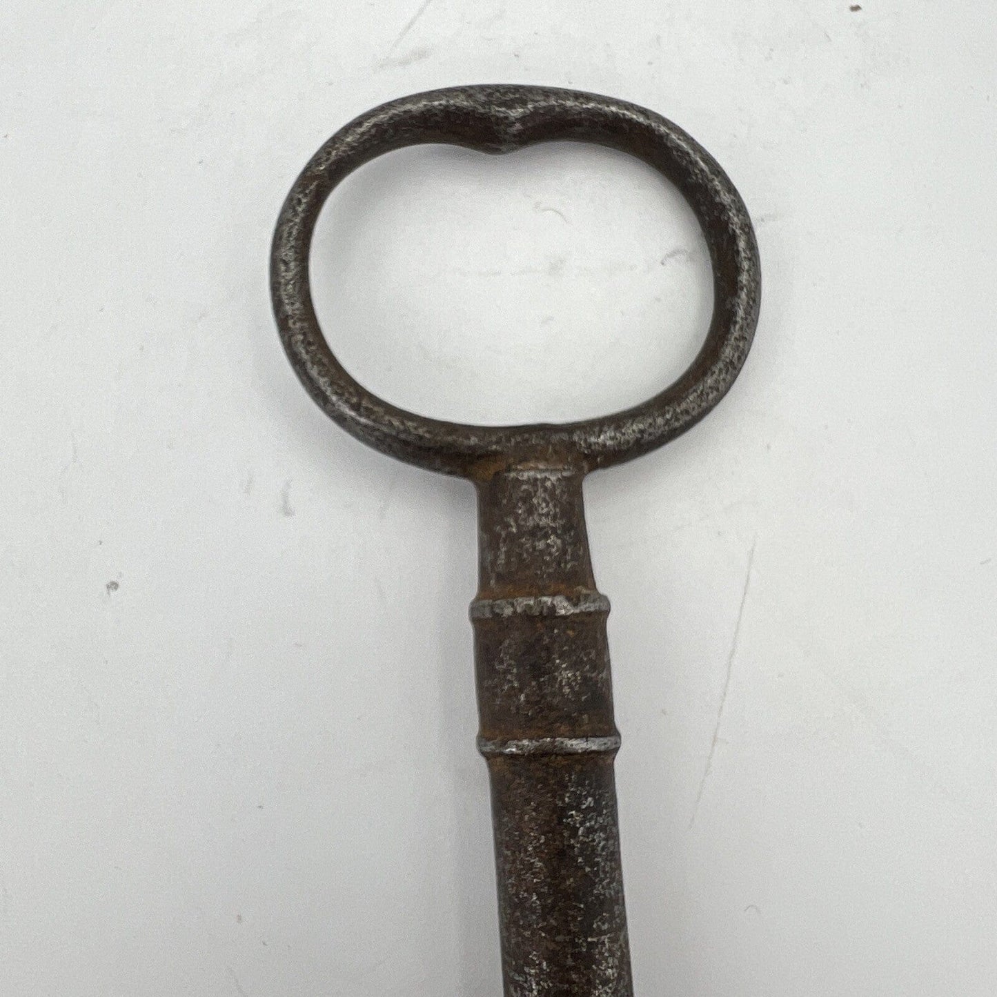 Antica Chiave in Ferro Battuto e Forgiato del XVIII secolo Ferramenta D'epoca Categoria  Accessori & Ferramenta d'epoca