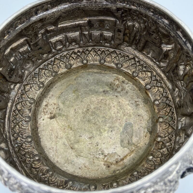 Antica ciotola in Argento 900 Birmano Scodella Centrotavola Thabeik epoca 800 Categoria  Sheffield & Argento