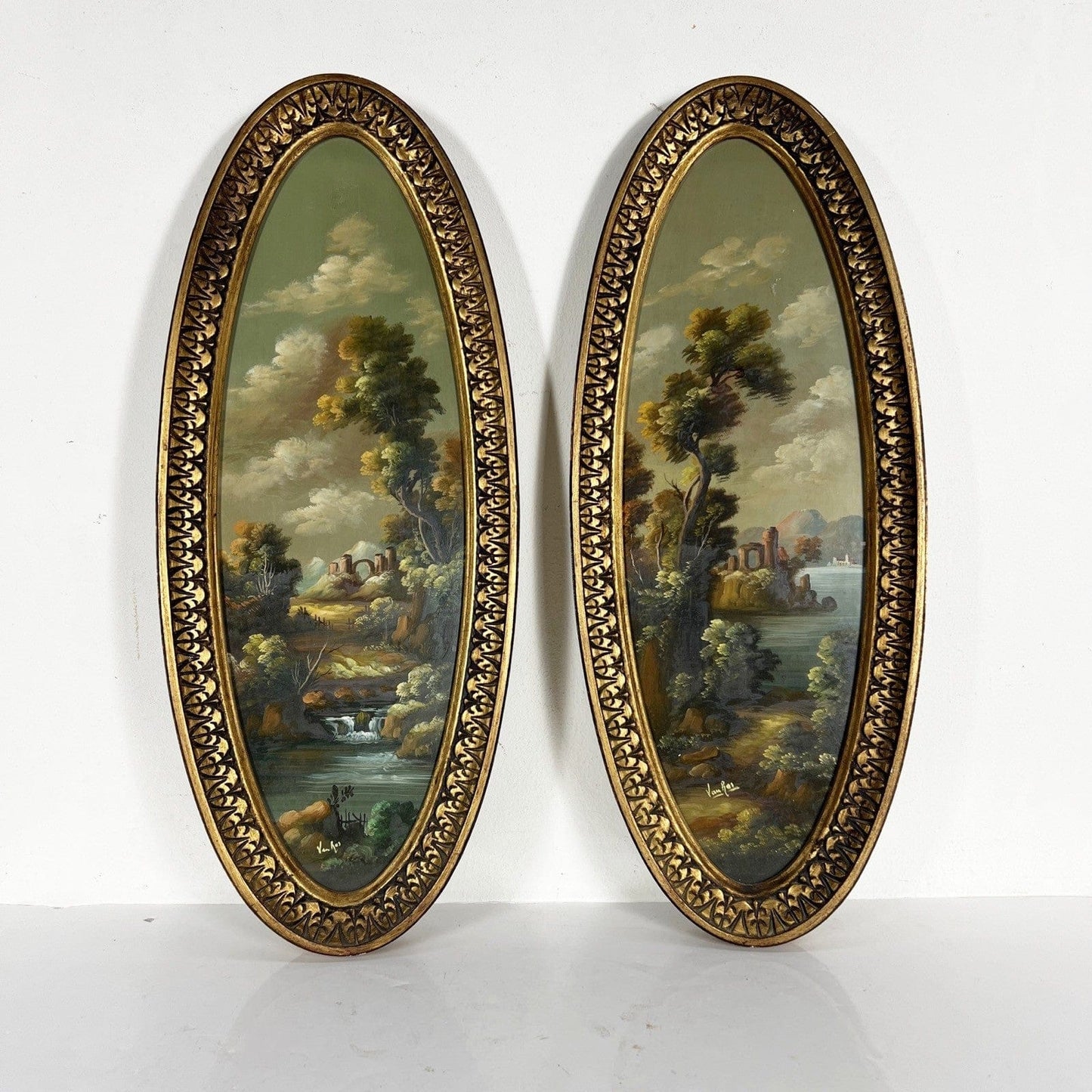 Antica Coppia di quadri Ovali dipinti a Olio su rame firmati in legno Oro Categoria  Quadri