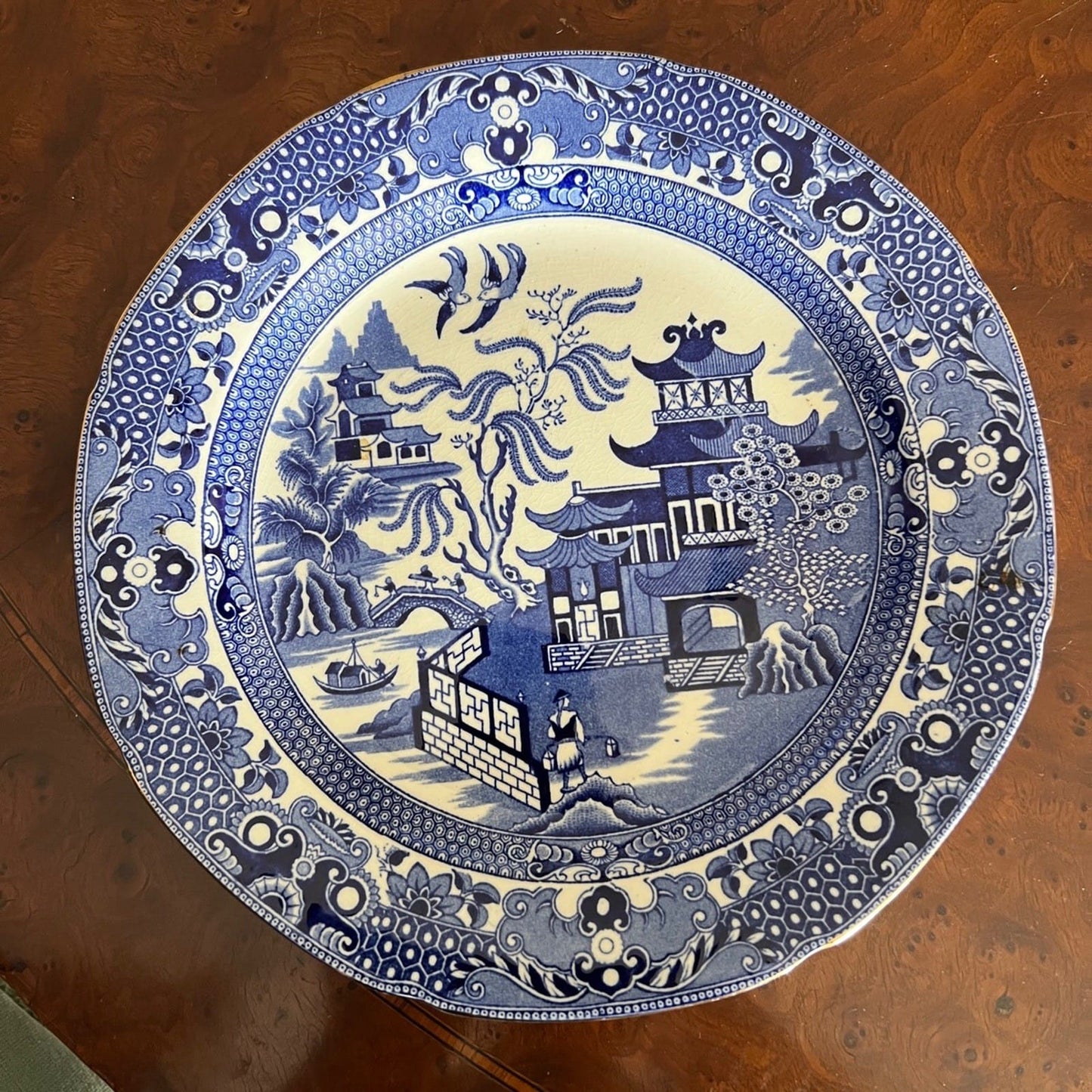Antica Coppia Piatti piani da portata in ceramica inglese bianco blu Old Willow Categoria  Piatti e Piattini
