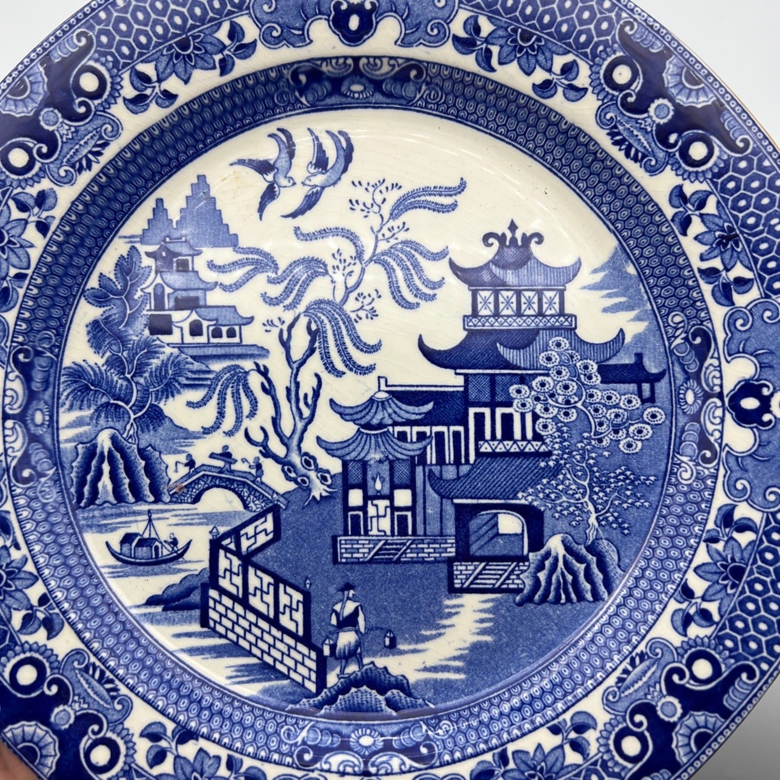 Antica Coppia Piatti piani da portata in ceramica inglese bianco blu Old Willow Categoria  Piatti e Piattini