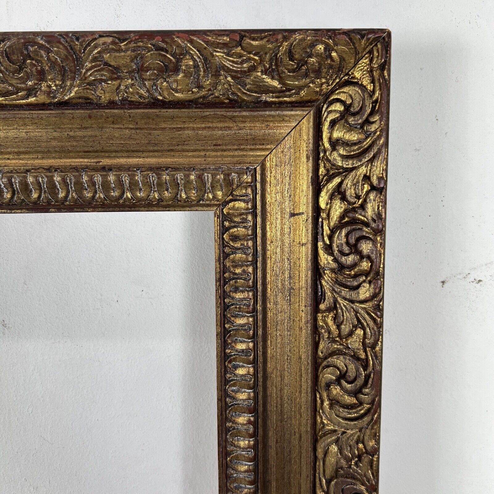 Antica Cornice in legno scolpito dorata stile 800 oro rettangolare d'epoca vuota Categoria  Specchi e Cornici