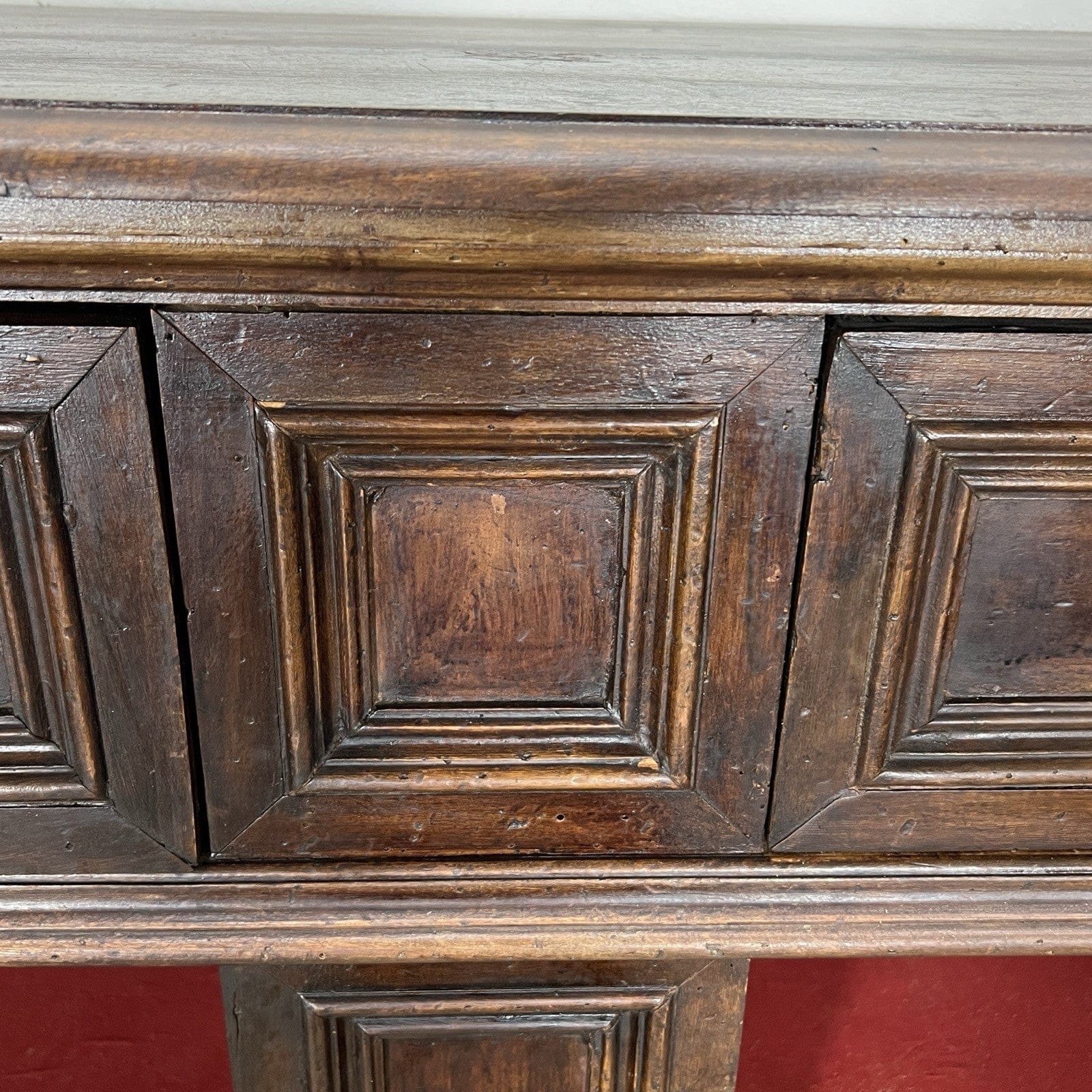 Antica credenza italiana in legno massello Stile rinascimentale d'epoca '800 Categoria  Servante - Servantini