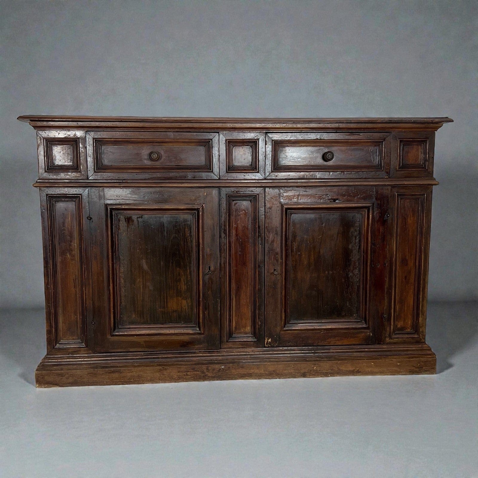 Antica credenza italiana in legno massello Stile rinascimentale d'epoca '800 Categoria  Servante - Servantini