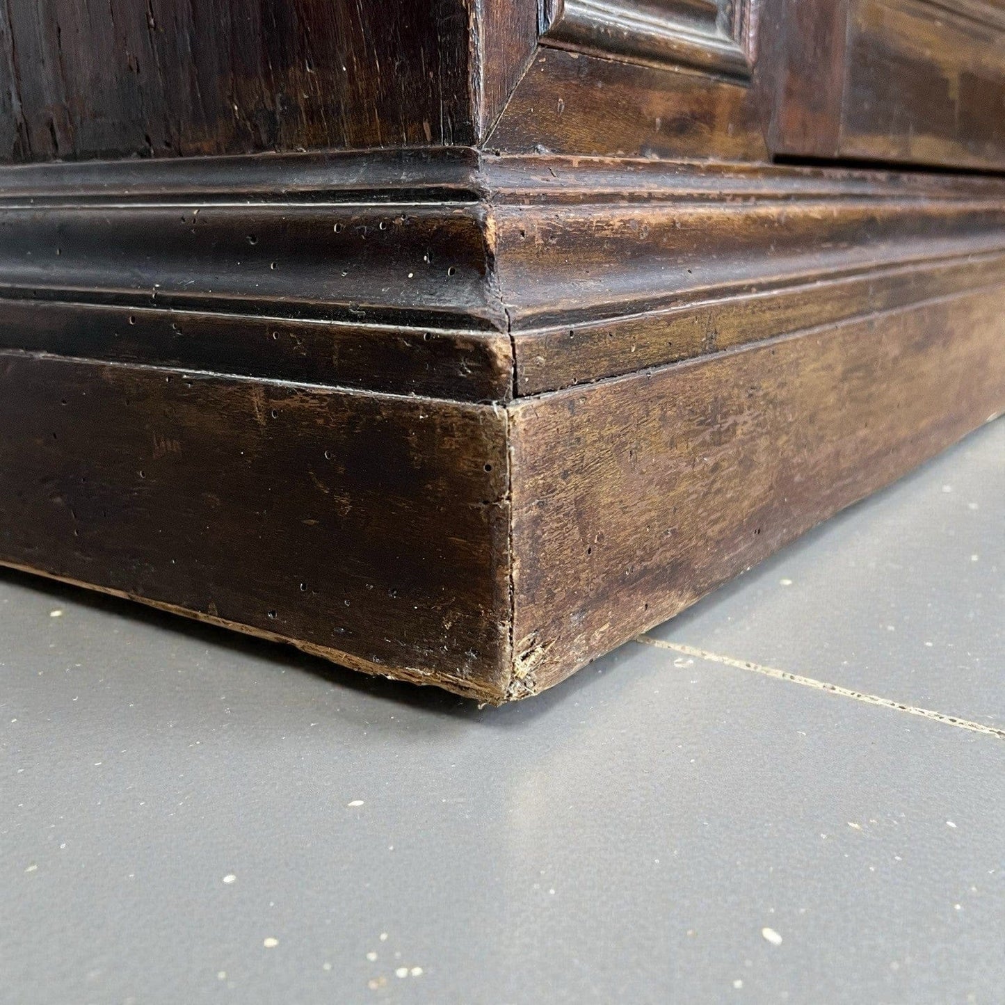 Antica credenza italiana in legno massello Stile rinascimentale d'epoca '800 Categoria  Servante - Servantini
