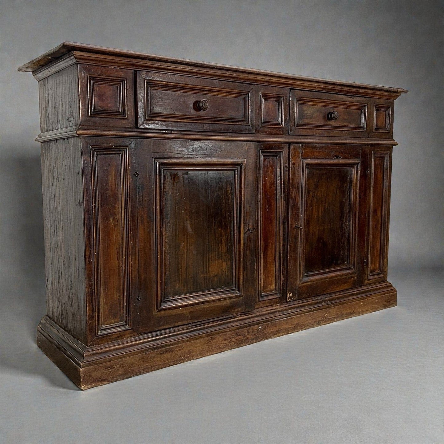 Antica credenza italiana in legno massello Stile rinascimentale d'epoca '800 Categoria  Servante - Servantini