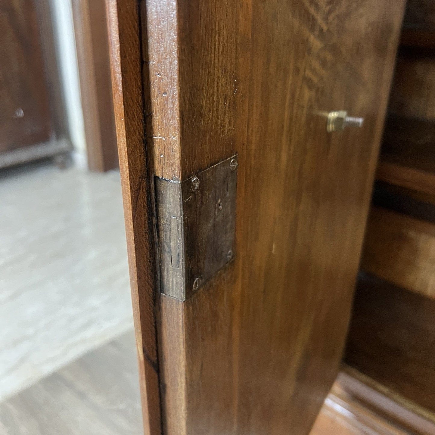 Antica Credenza Madia Servante Italiana d' Epoca 800 in legno di noce Stretta Categoria  Servante - Servantini