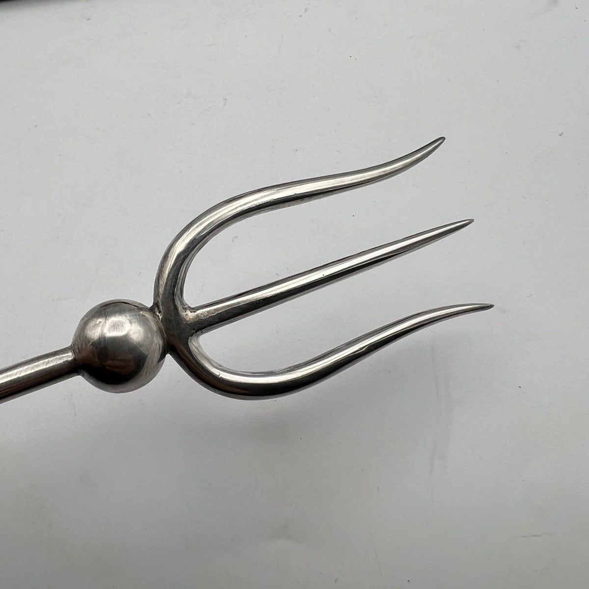 Antica Forchetta forchettone da pane o portata posata inglese con scatola coeva Categoria  Sheffield & Argento
