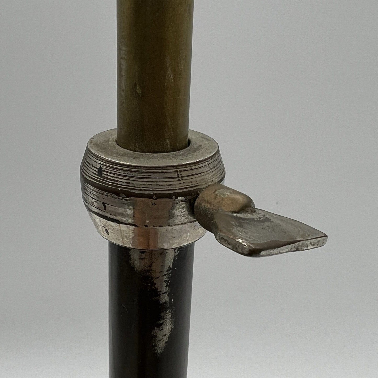 Antica lampada da tavolo scrivania ministeriale in ottone Anni '40  Ministero Categoria  Lampade Appliques