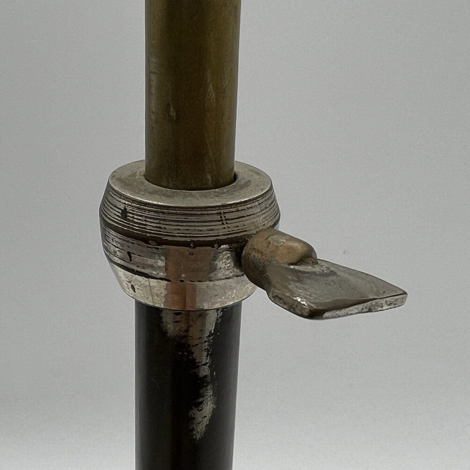 Antica lampada da tavolo scrivania ministeriale in ottone Anni '40  Ministero Categoria  Lampade Appliques