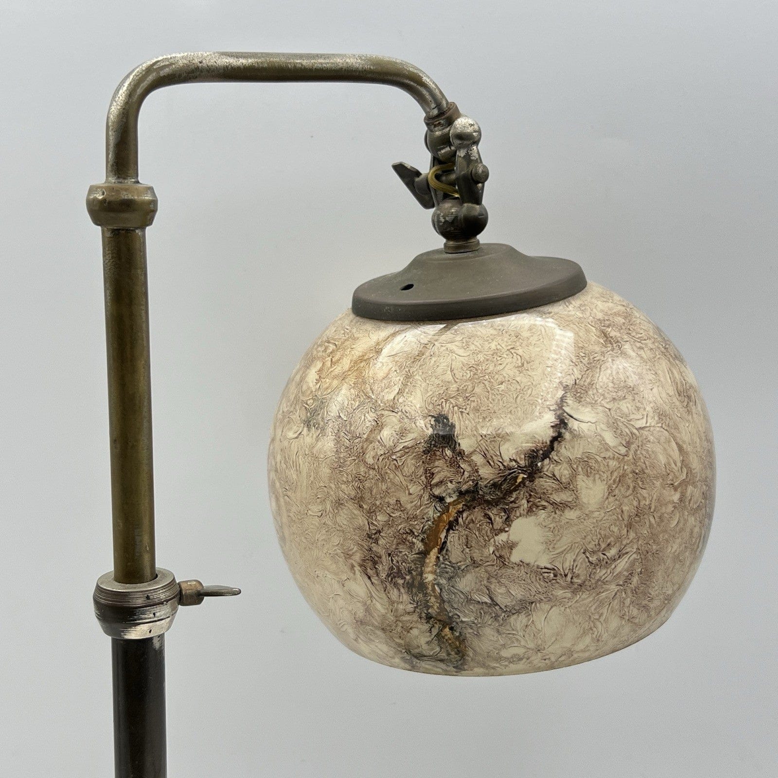 Antica lampada da tavolo scrivania ministeriale in ottone Anni '40  Ministero Categoria  Lampade Appliques