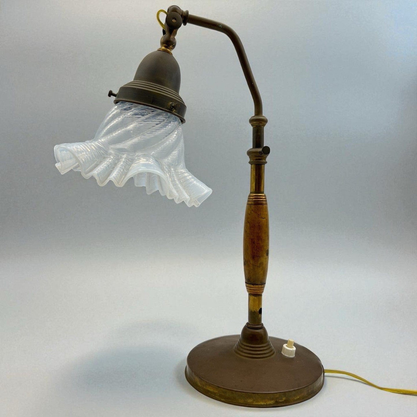 Antica lampada Ministero in otone da tavolo scrivania ministeriale Anni 30 '40 Categoria  Lampade Appliques