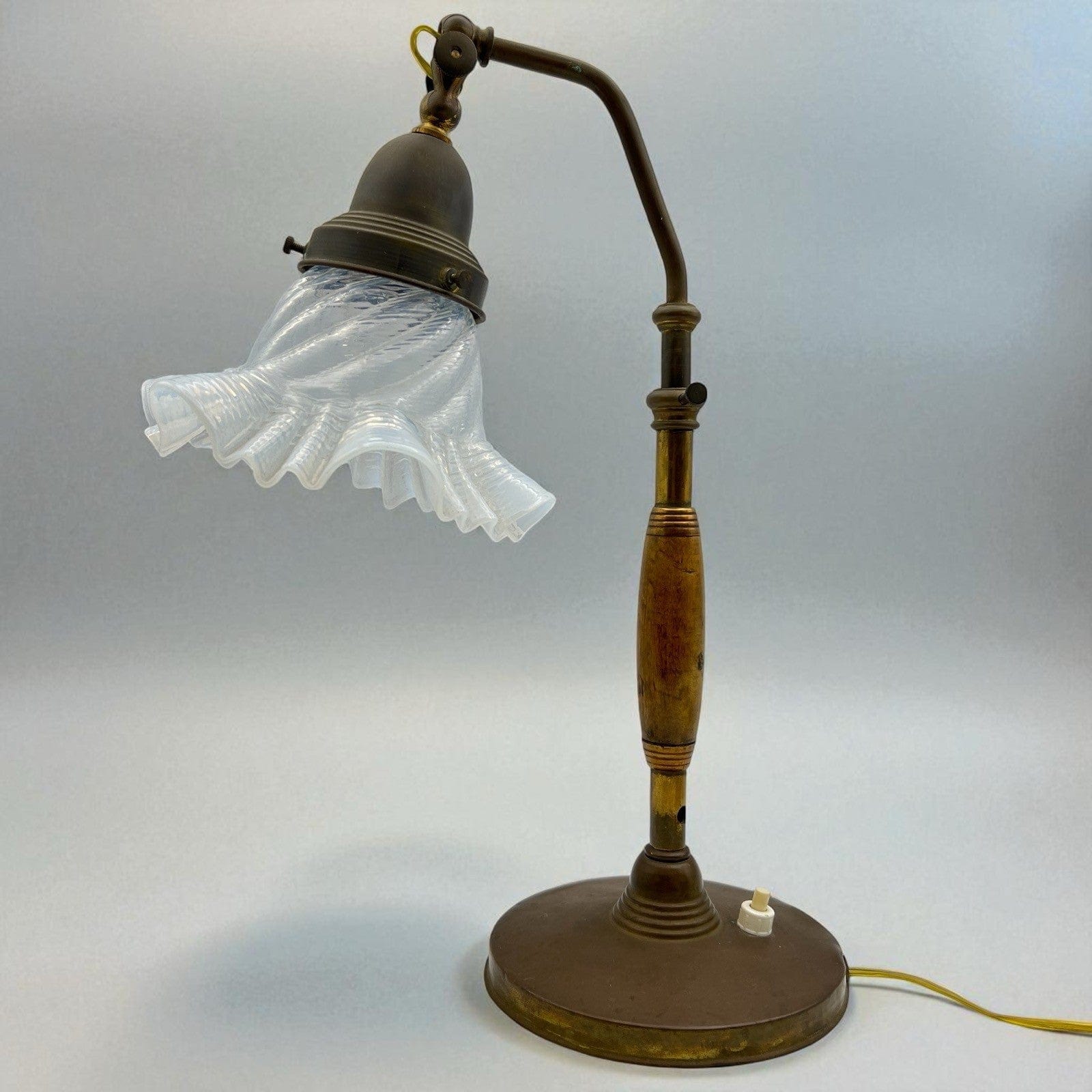 Antica lampada Ministero in otone da tavolo scrivania ministeriale Anni 30 '40 Categoria  Lampade Appliques