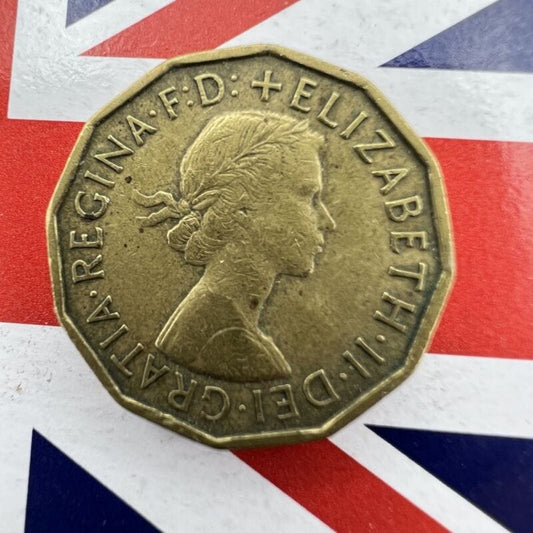 Antica Moneta Inglese Regina Elisabetta tre 3 THREE Pence Anno 1957  Regno Unito Categoria  Monete e banconote:Monete antiche:Altro monete antiche