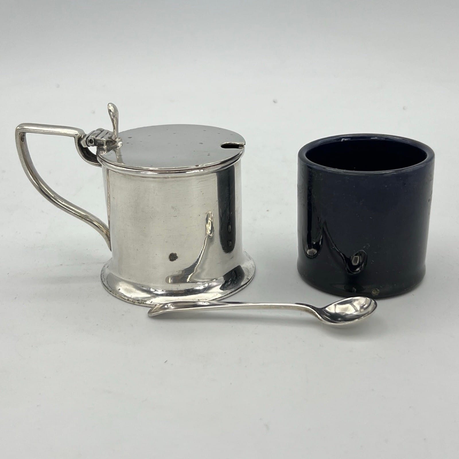Antica mostardiera in Argento Silver Plated da tavola con cucchiaino epcoa 1920 Categoria  Sheffield & Argento