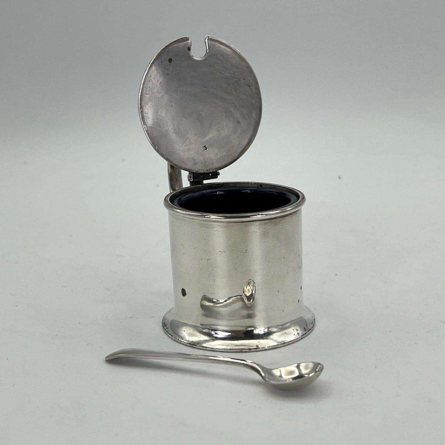 Antica mostardiera in Argento Silver Plated da tavola con cucchiaino epcoa 1920 Categoria  Sheffield & Argento