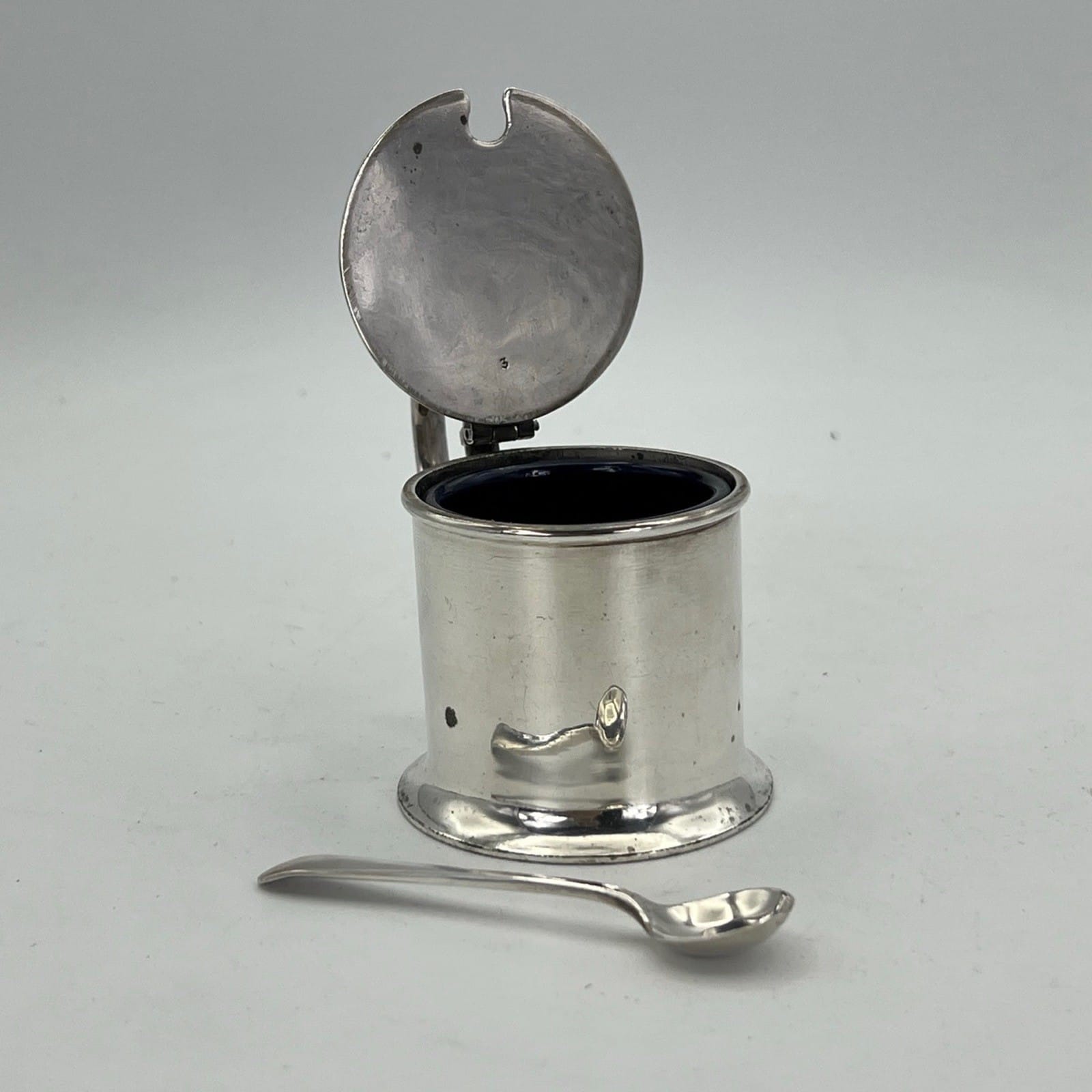 Antica mostardiera in Argento Silver Plated da tavola con cucchiaino epcoa 1920 Categoria  Sheffield & Argento
