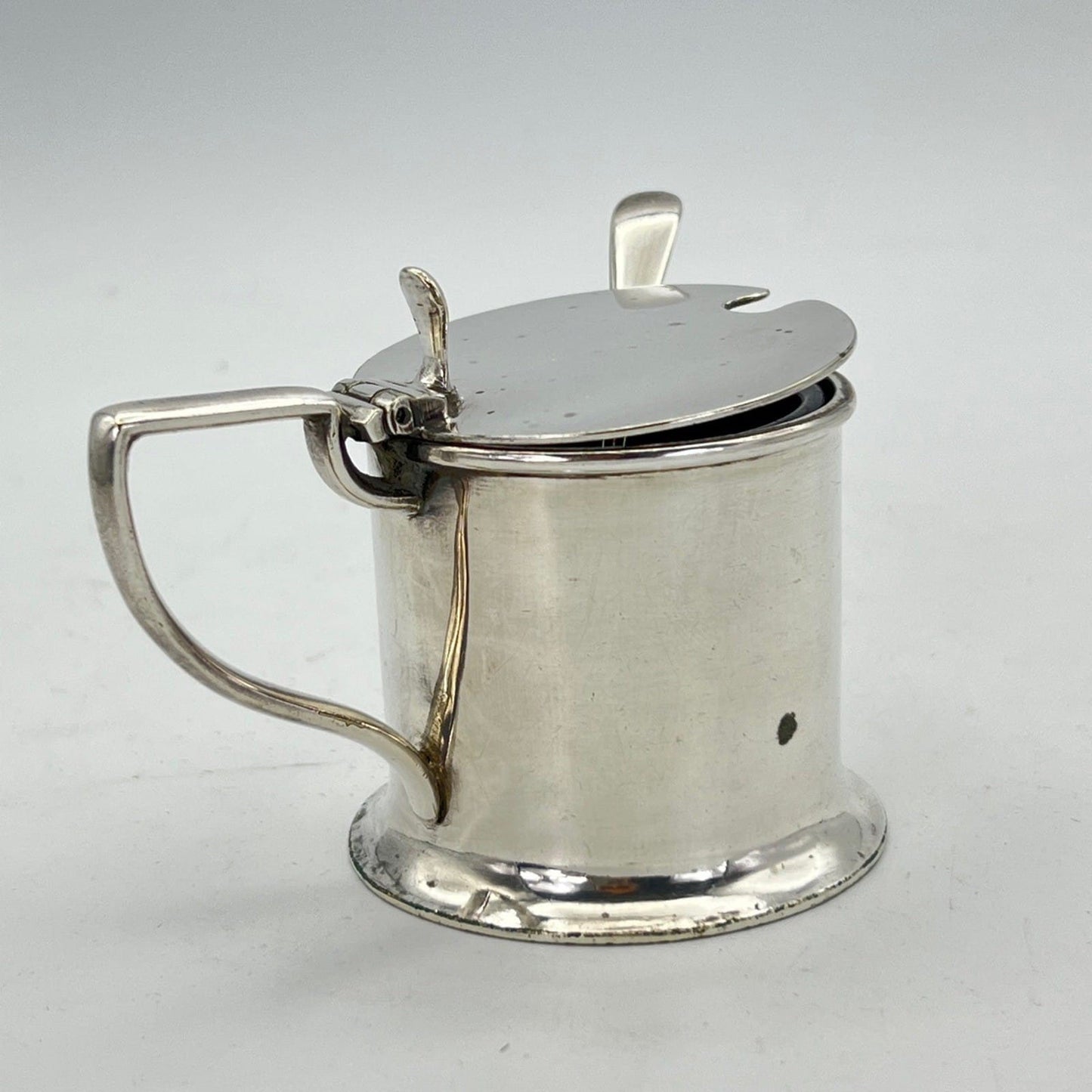 Antica mostardiera in Argento Silver Plated da tavola con cucchiaino epcoa 1920 Categoria  Sheffield & Argento