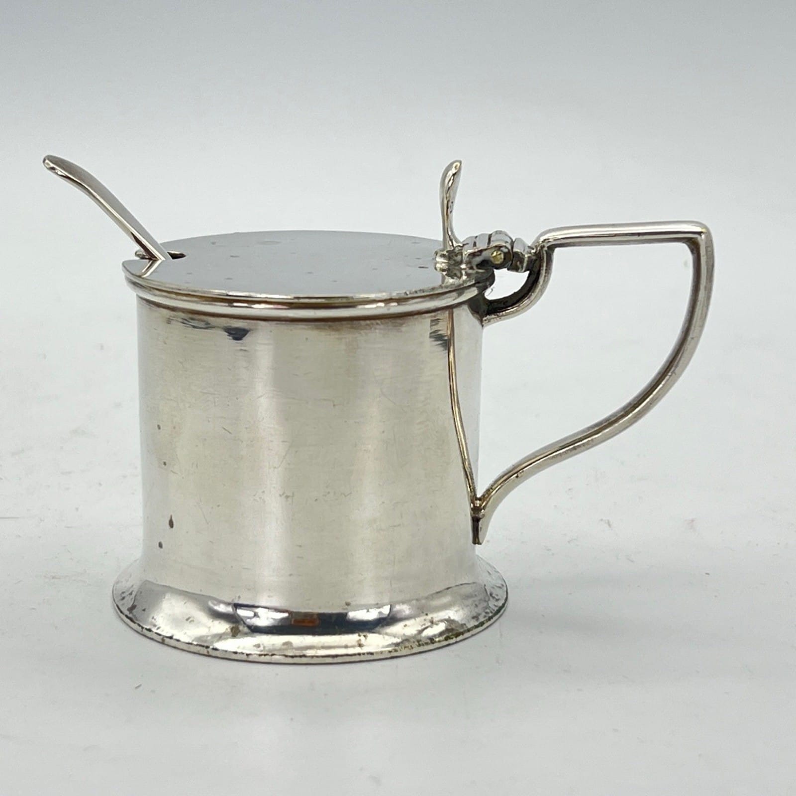Antica mostardiera in Argento Silver Plated da tavola con cucchiaino epcoa 1920 Categoria  Sheffield & Argento