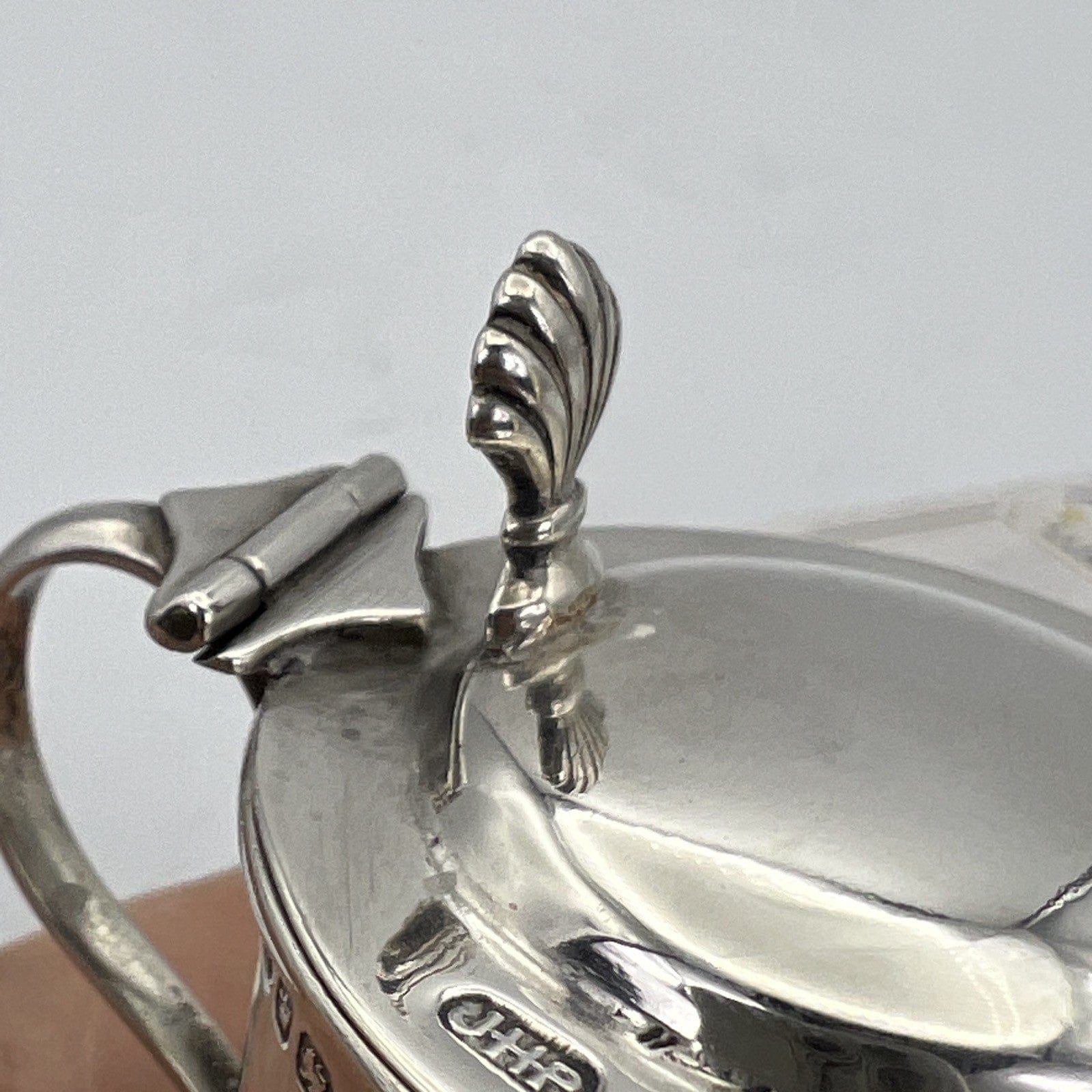 Antica mostardiera in Argento sterling silver 925 da tavola con cucchiaino 1897 Categoria  Sheffield & Argento