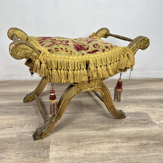 Antica Panchetta dormeuse stile barocco imbottita sgabello divanetto panca 900 Categoria  Arredamento