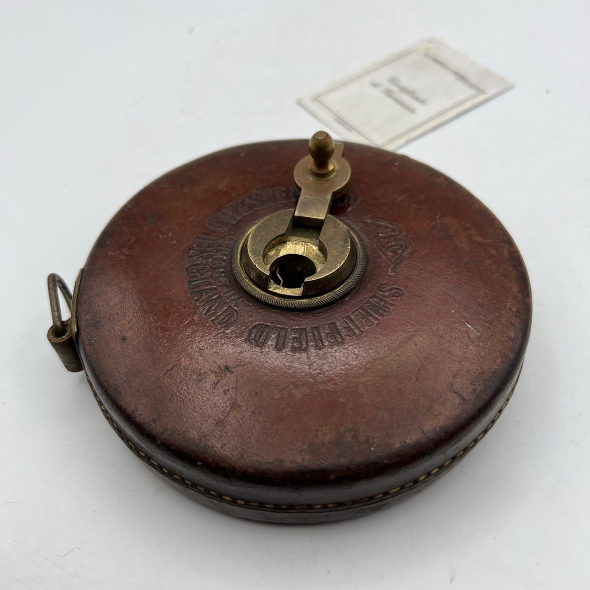 Antica Rullina metrica in pelle nastro metro avvolgibile a rotella Inglese 1960 Categoria  Attrezzi e Strumenti