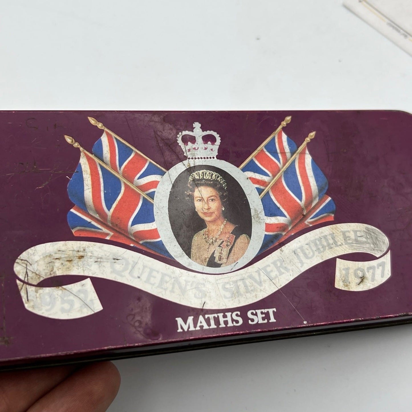 Antica Scatola in latta 1977 inglese Regina Elisabetta II della Casa Reale di Categoria  Collezionismo:Collezioni diverse:Scatole di latta