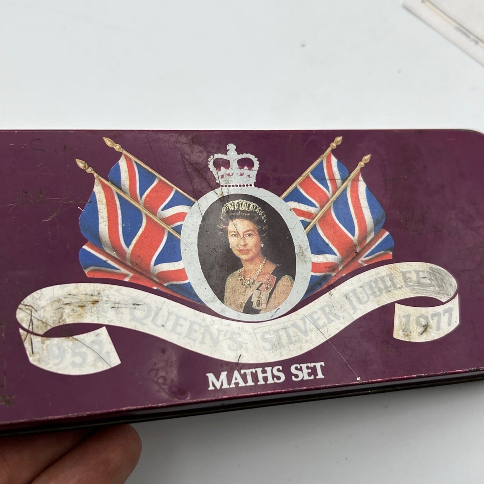 Antica Scatola in latta 1977 inglese Regina Elisabetta II della Casa Reale di Categoria  Collezionismo:Collezioni diverse:Scatole di latta