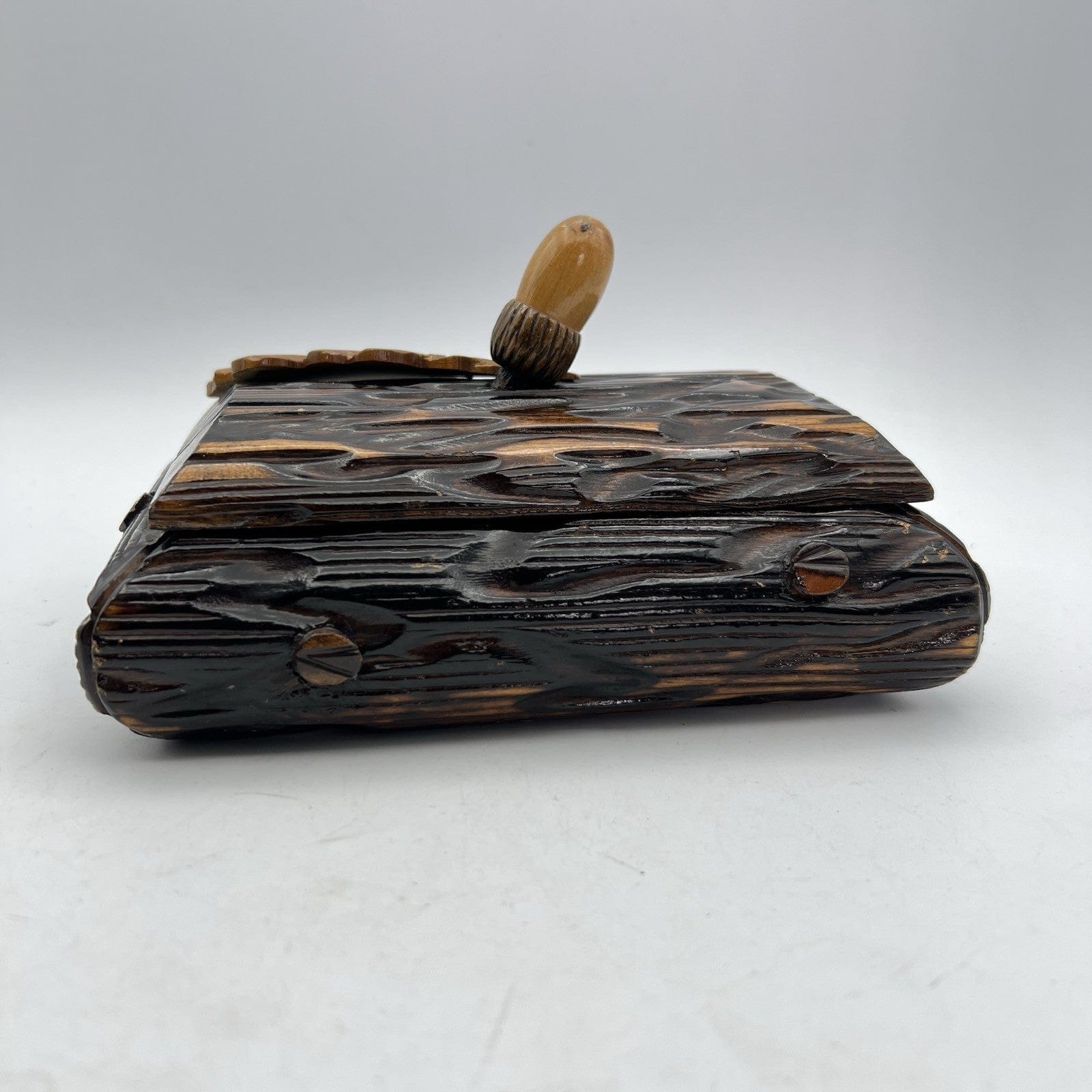 Antica Scatola in legno intagliata con coperchio Foglia Ghianda  contenitore Categoria  Carillon