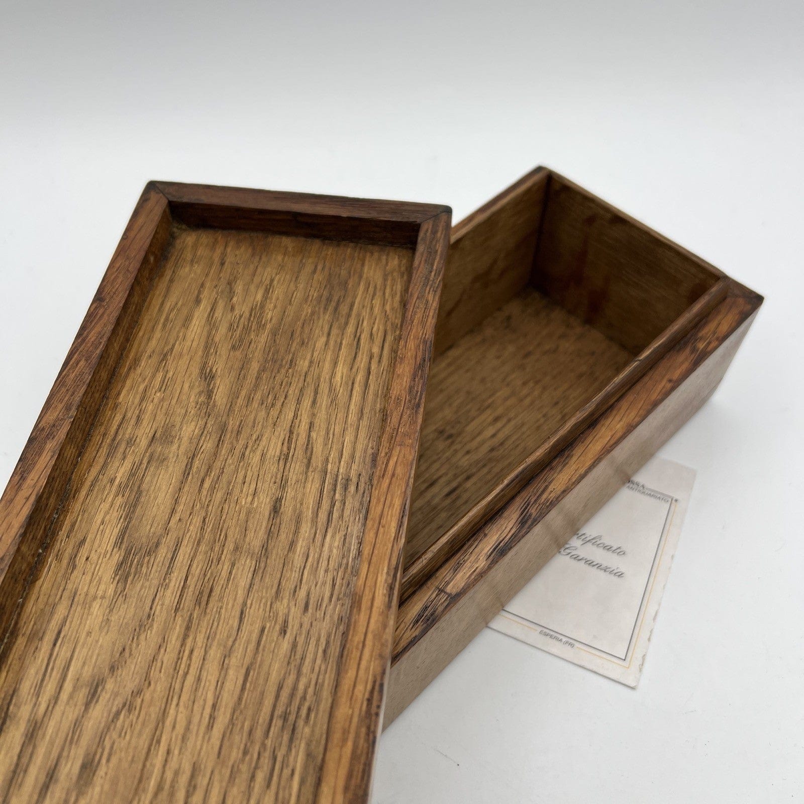 Antica Scatola lunga con coperchio in legno di Rovere Inglese Intarsiata Maggio Categoria  Scatole in legno