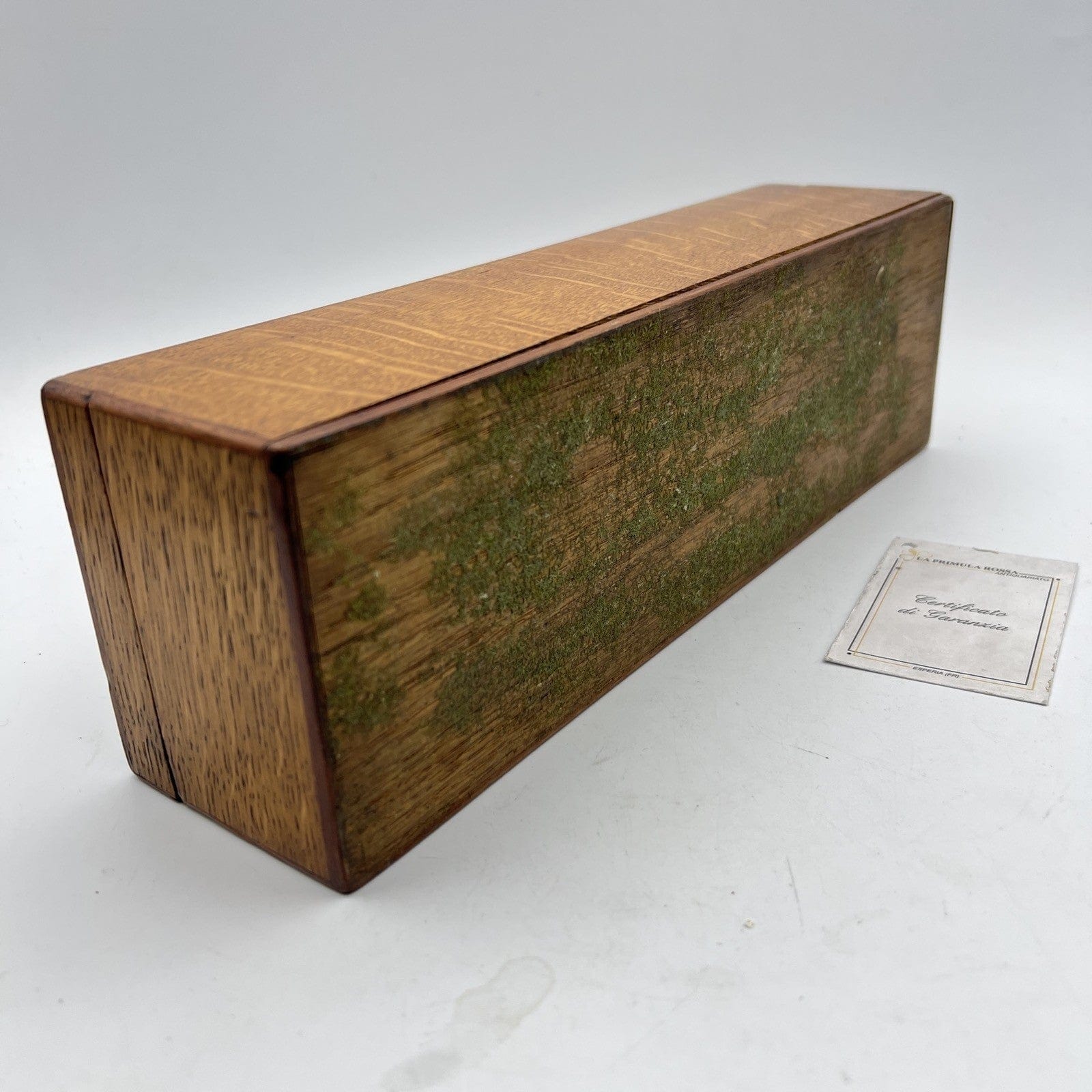 Antica Scatola lunga con coperchio in legno di Rovere Inglese Intarsiata Maggio Categoria  Scatole in legno