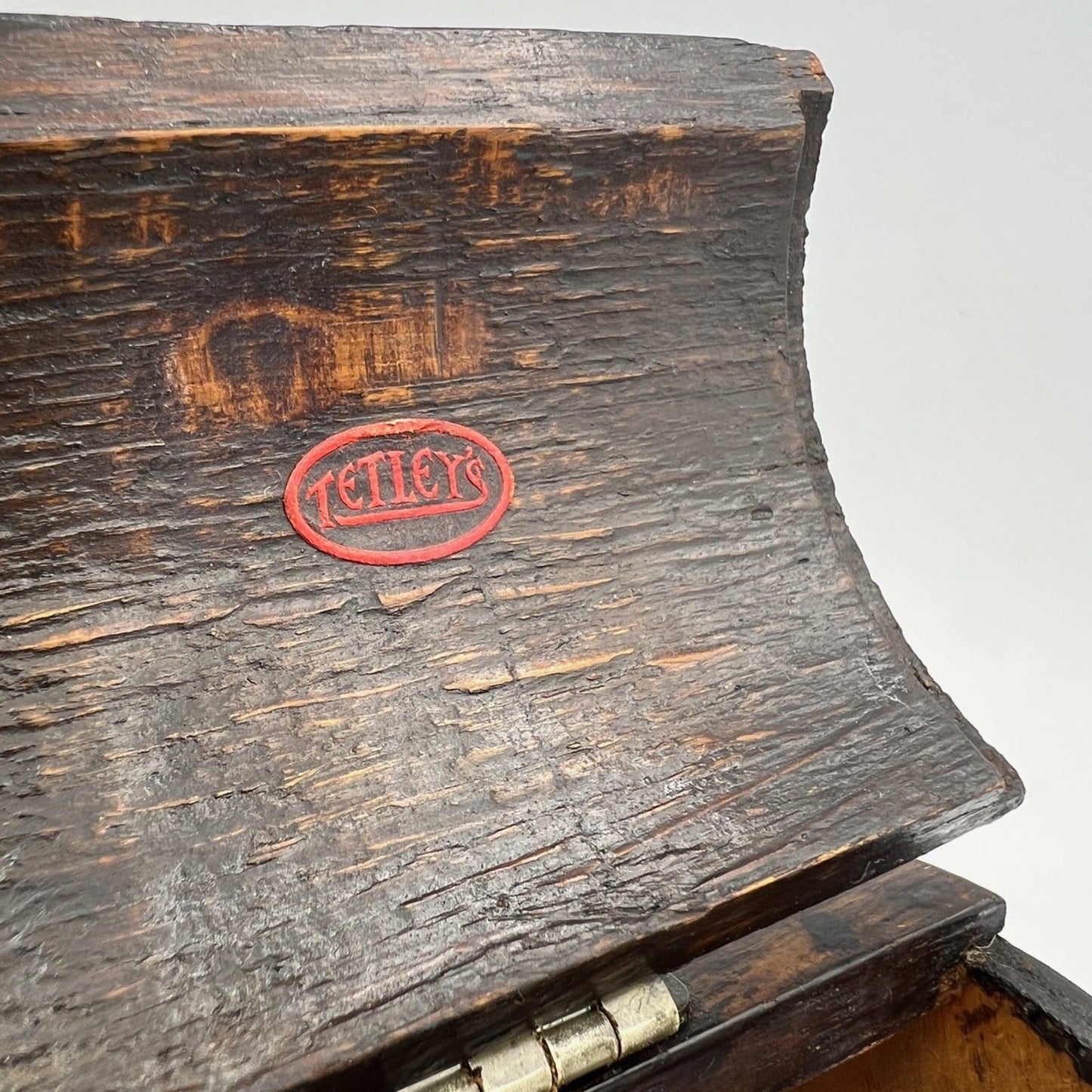 Antica Scatola Portasigarette Inglese Girevole da tavolo in legno Bauletto 1930 Categoria  Scatole in legno