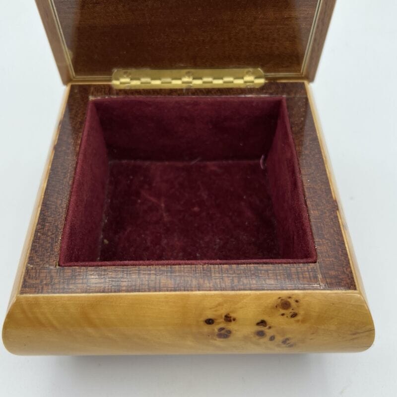 Antica Scatola sorrentina vintage portagioie in legno scatolina intarsiata 1950 Categoria  Scatole in legno