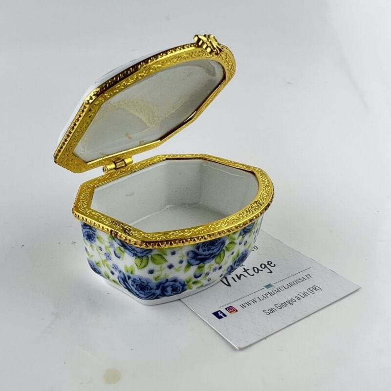 Antica Scatolina con coperchio vintage in porcellana portagioie porta anelli Categoria  Ceramiche e Porcellane