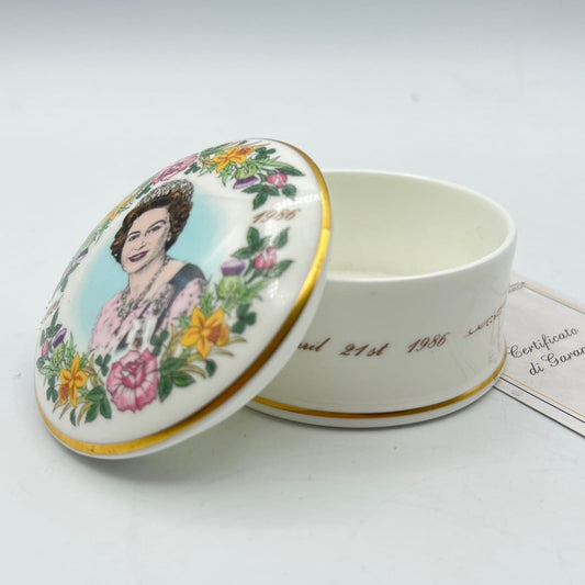 Antica  Scatolina in Ceramica Inglese Regina Elisabetta  II Casa Reale anno 1986 Categoria  Boccali