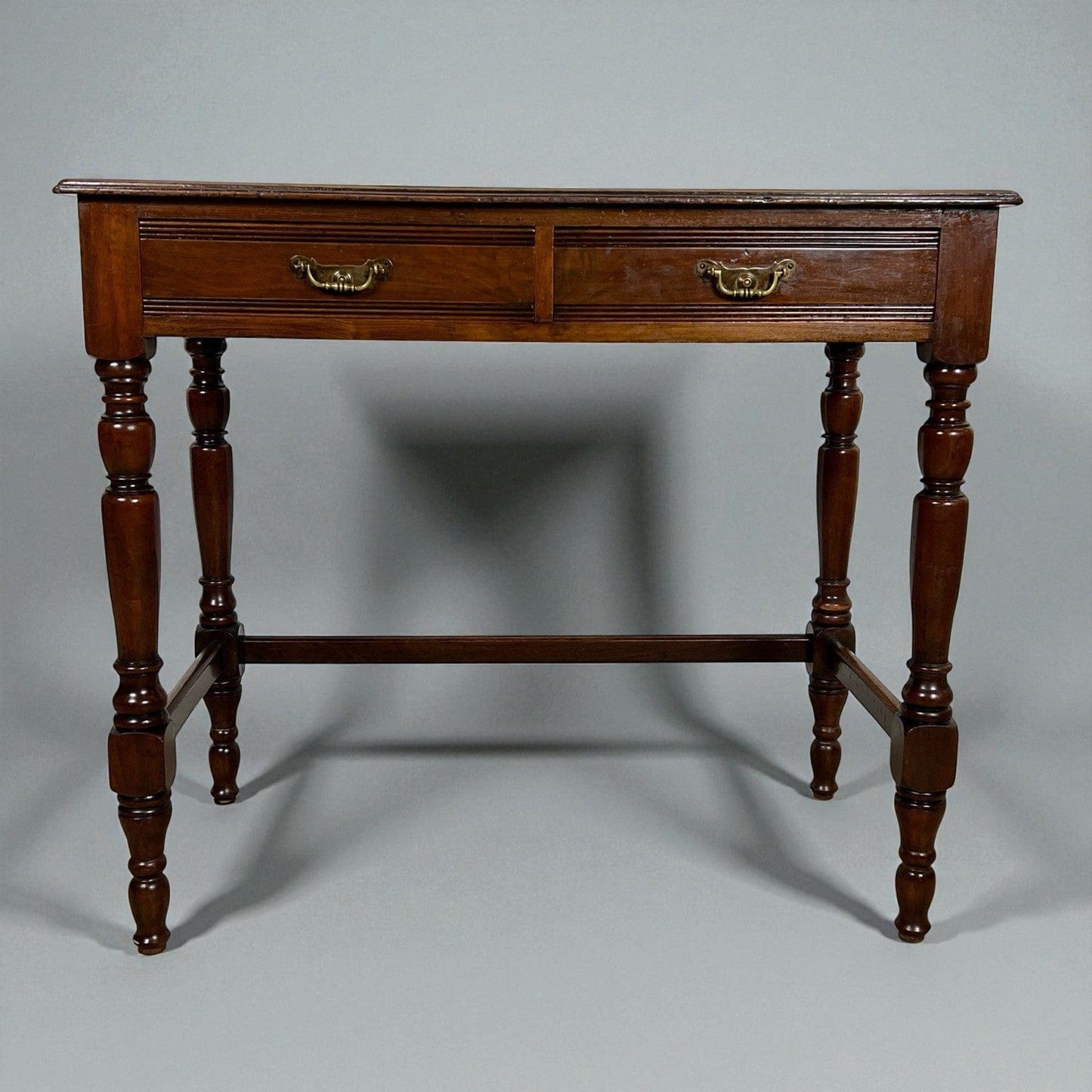 Antica scrivania piccolo scrittoio classica tavolo da ufficio con piano in pelle Categoria  Scrittoi & Ribalte