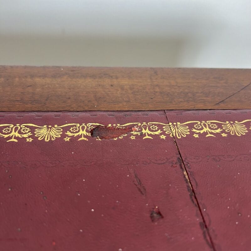 Antica scrivania scrittoio classica tavolo da ufficio in legno con piano pelle Categoria  Scrittoi & Ribalte