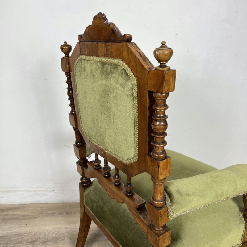 Antica sedia d'epoca 800 velluto verde con braccioli poltrona poltroncina cimasa Categoria  Sedie