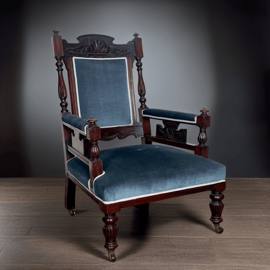 Antica sedia imbottita con braccioli poltrona poltroncina in legno noce ' 800 Categoria  Sedie