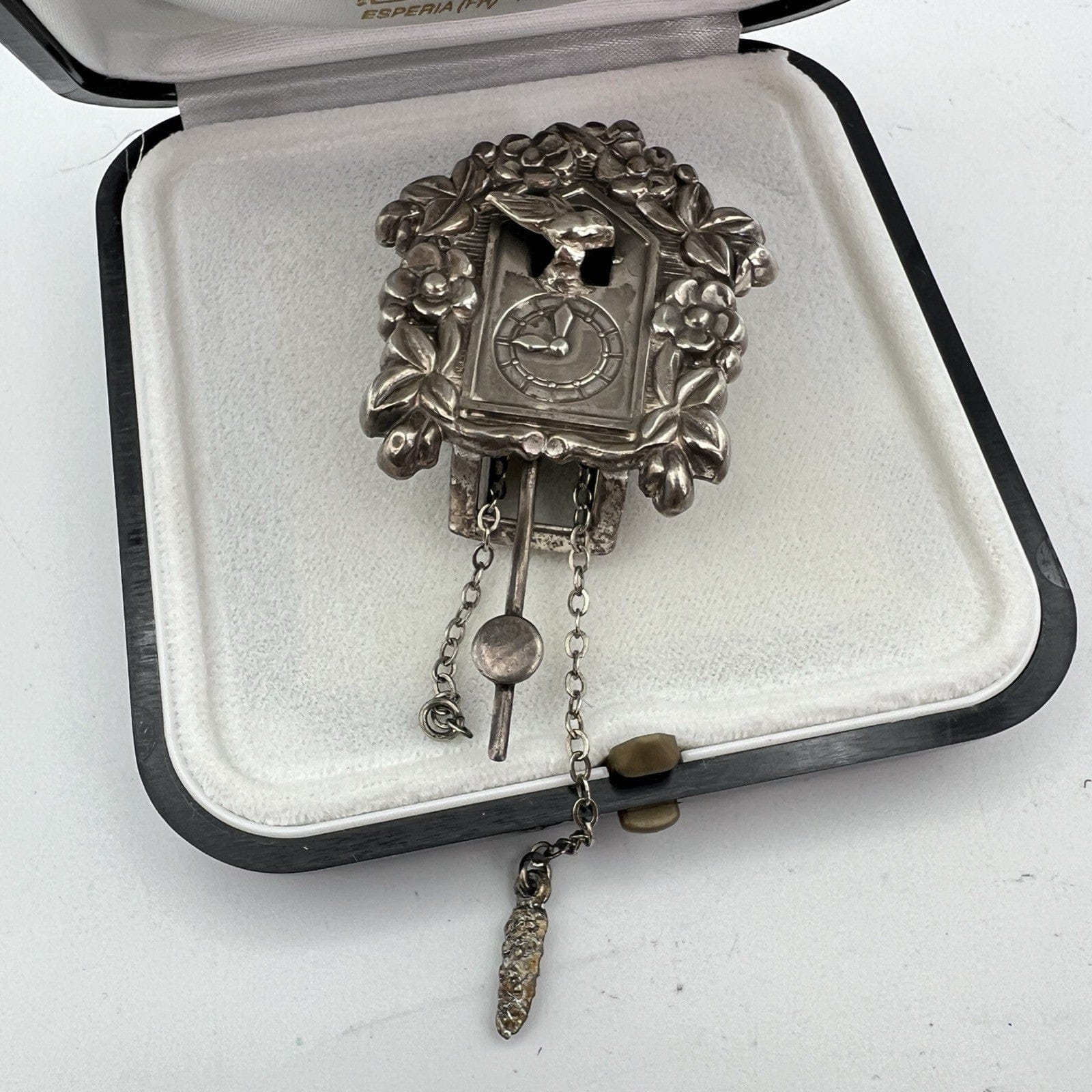 Antica spilla da collezione Pegasus anni '60 Orologio a Cucu Fermaglio Coro Categoria  Bigiotteria & Accessori