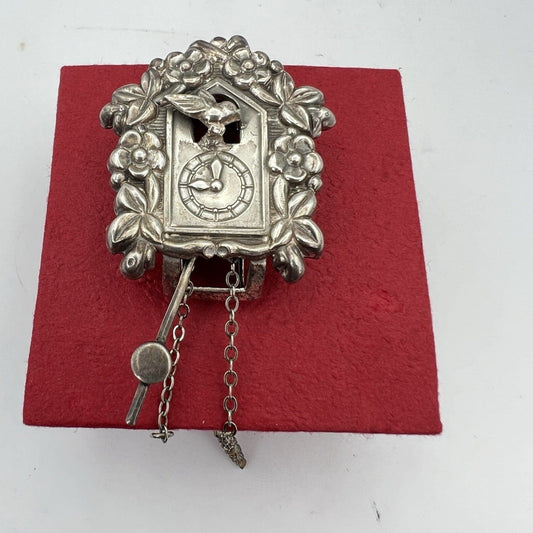 Antica spilla da collezione Pegasus anni '60 Orologio a Cucu Fermaglio Coro Categoria  Bigiotteria & Accessori