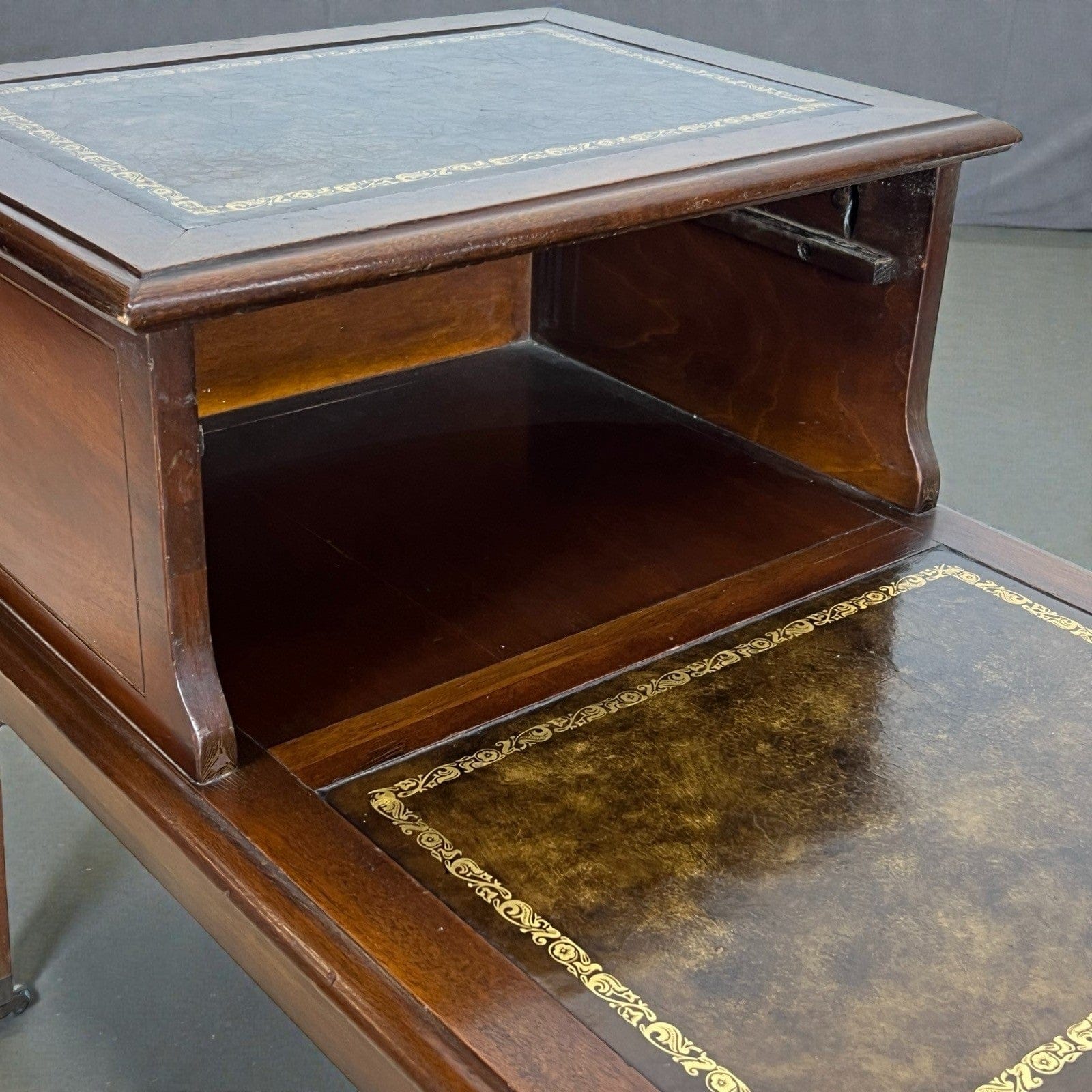 Antica tavolino da Salotto stile Scaletta biblioteca libreria scala legno pelle Categoria  Sgabelli - Pouf - Poggiapiedi