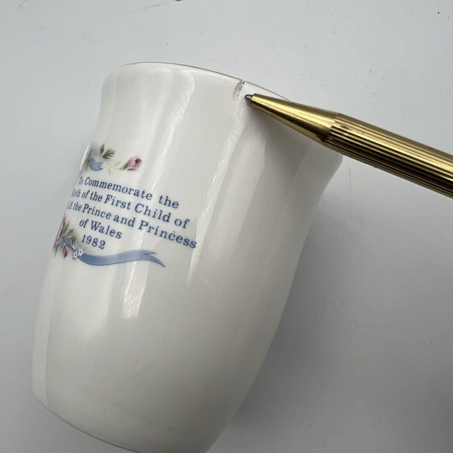 Antica Tazza da collezione in porcellana Nascita Principe William Casa Reale Categoria  Collezionismo:Collezioni diverse:Altro collezioni diverse