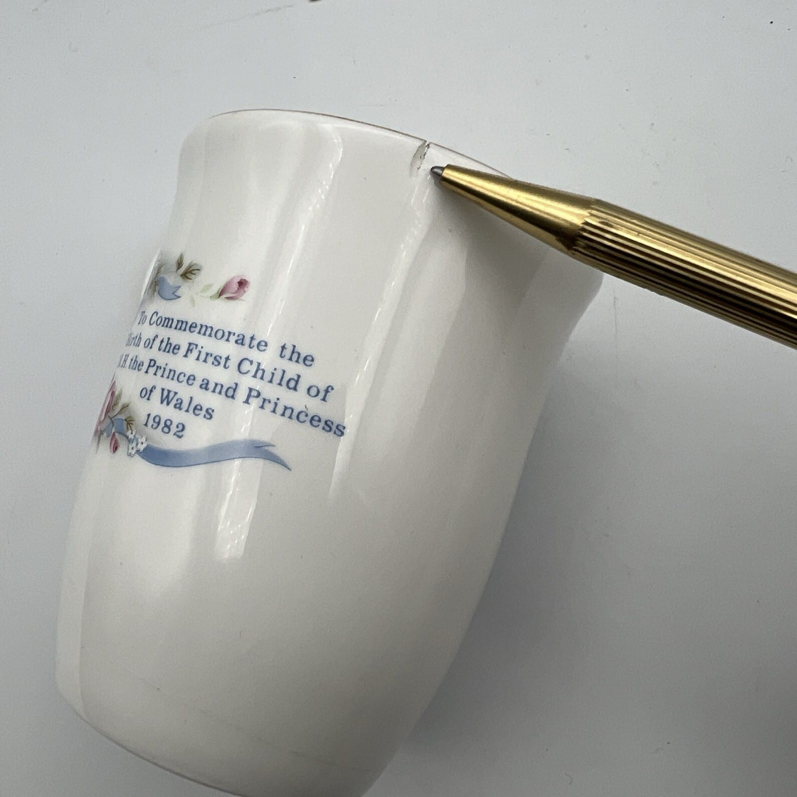 Antica Tazza da collezione in porcellana Nascita Principe William Casa Reale Categoria  Collezionismo:Collezioni diverse:Altro collezioni diverse