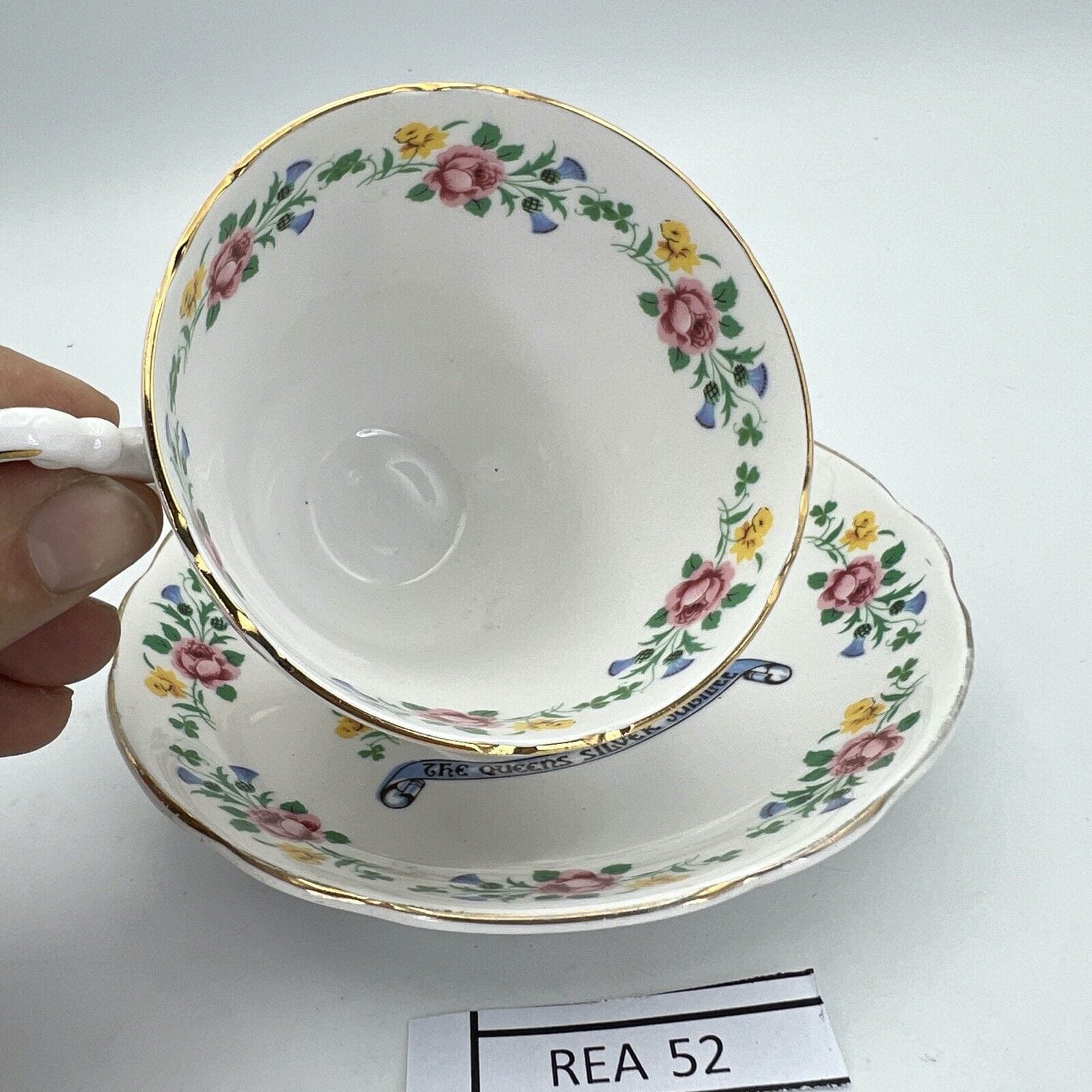 Antica Tazza da the Inglese Regina Elisabetta II Casa Reale commemorativa 1977 Categoria  Boccali