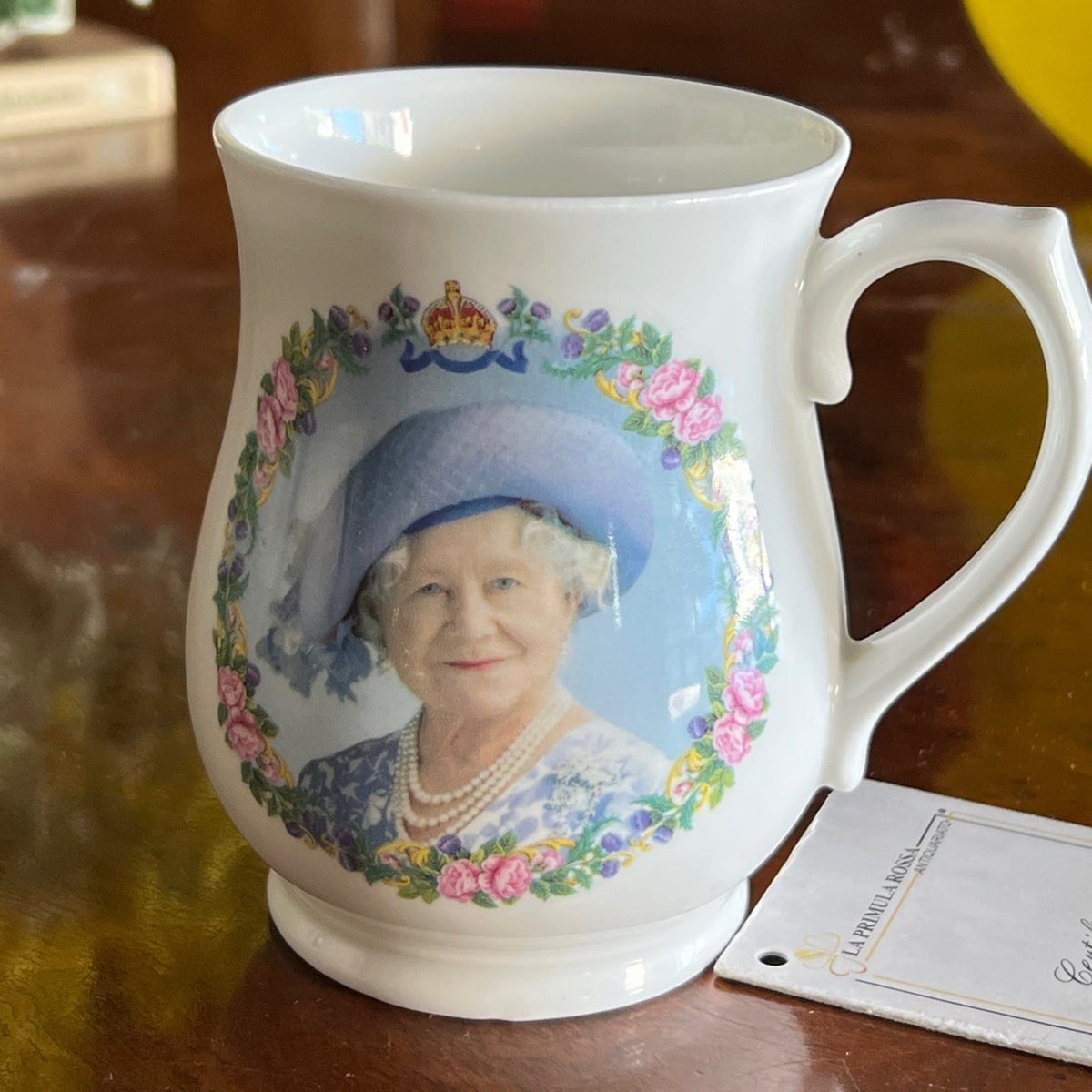 Antica Tazza Mug in Ceramica Inglese Regina Madre Elisabetta Casa Reale 100 anni Categoria  Boccali